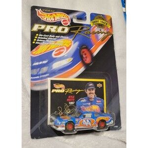Hot Wheels Pro Racing #44 Kyle Petty Hot Wheels with Collector Card 1997